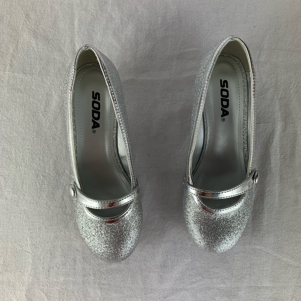 💸Sale - Soda Girl Dress Shoes Silver with Glitter - Picture 3 of 8